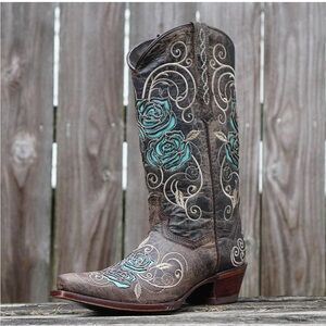 Embroidered Western Cowboy Boots